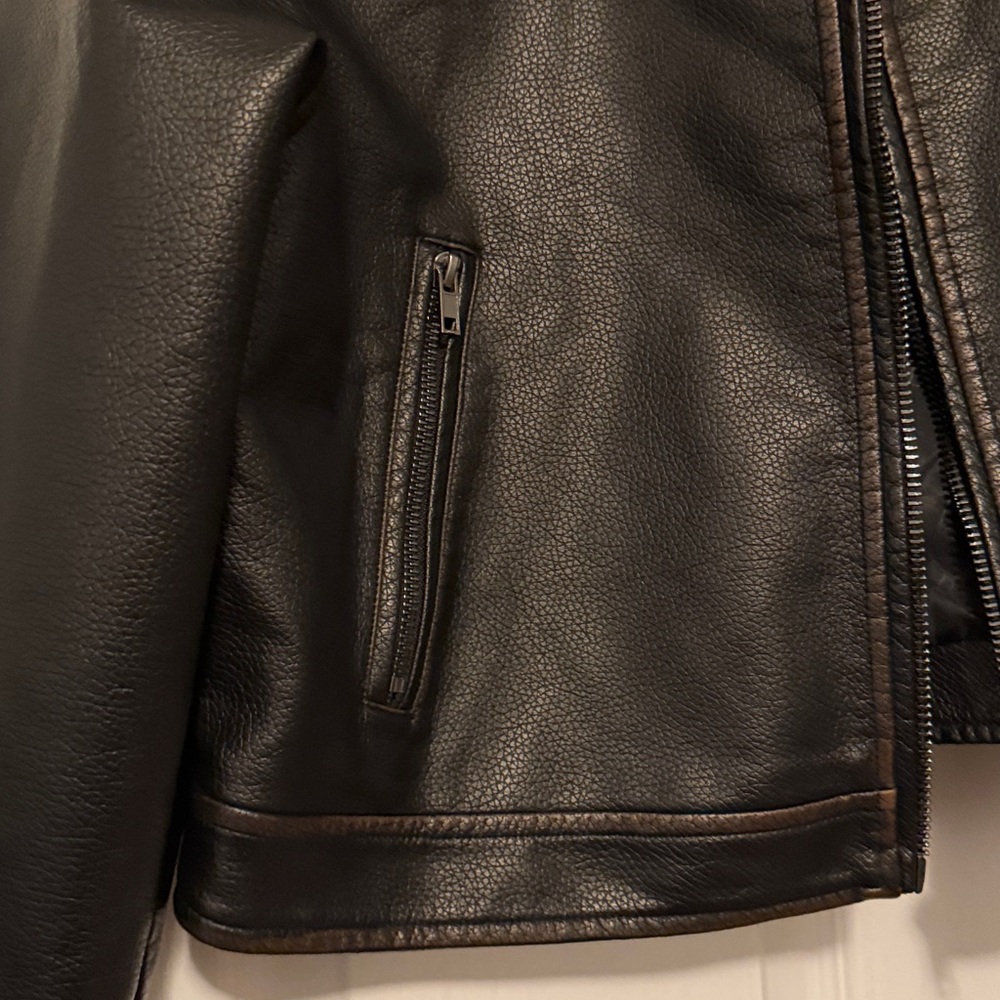 Disturbia | Ermania Crop Faux Leather Jacket - Picture 7 of 9